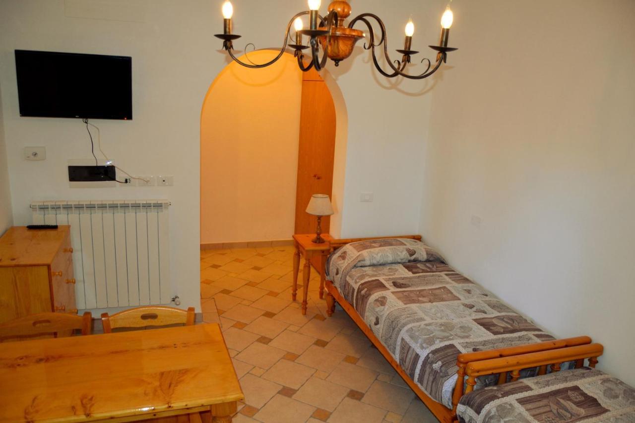 Agriturismo Poggio Al Pino Montelupo Fiorentino Eksteriør billede