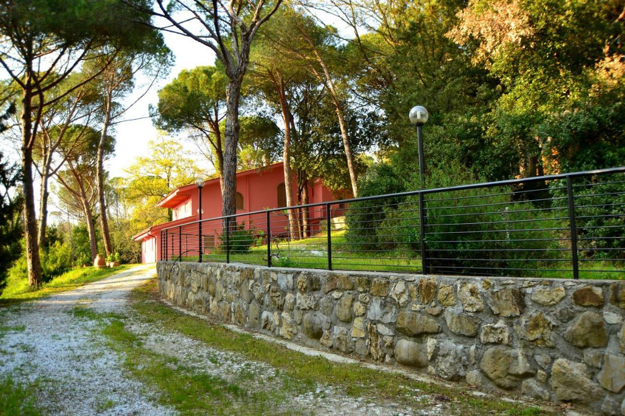 Agriturismo Poggio Al Pino Montelupo Fiorentino Eksteriør billede