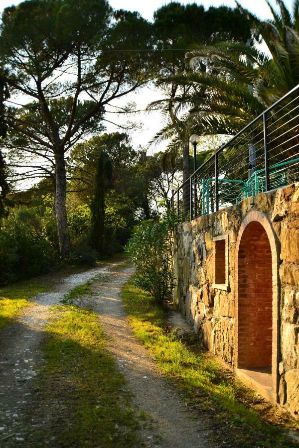 Agriturismo Poggio Al Pino Montelupo Fiorentino Eksteriør billede